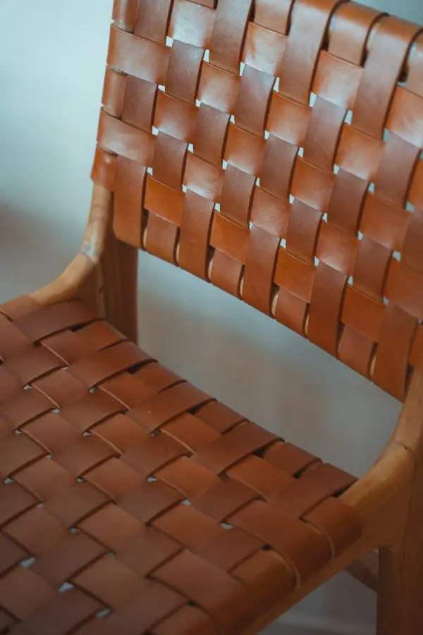 Chaise en teck et cuir marron (4) TABOURET DE BAR EN CUIR ET TECK