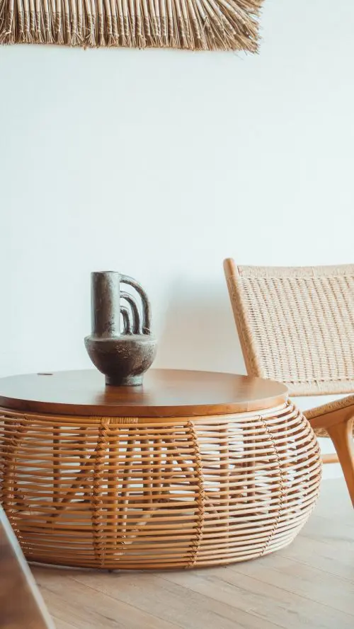TABLE BASSE EN ROTIN ET TECK