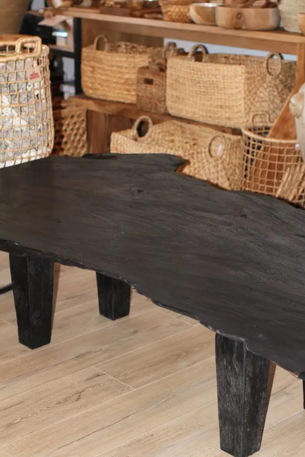 Table basse suar noir (5) TABLE BASSE EN SUAR MASSIF