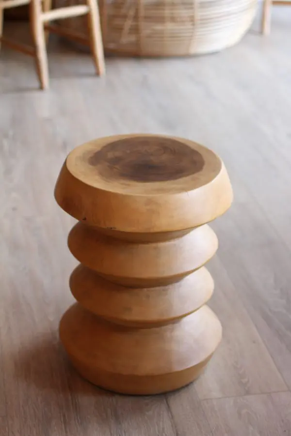 Tabouret vague naturel (1) TABOURET VAGUE EN BOIS DE SUAR NATUREL
