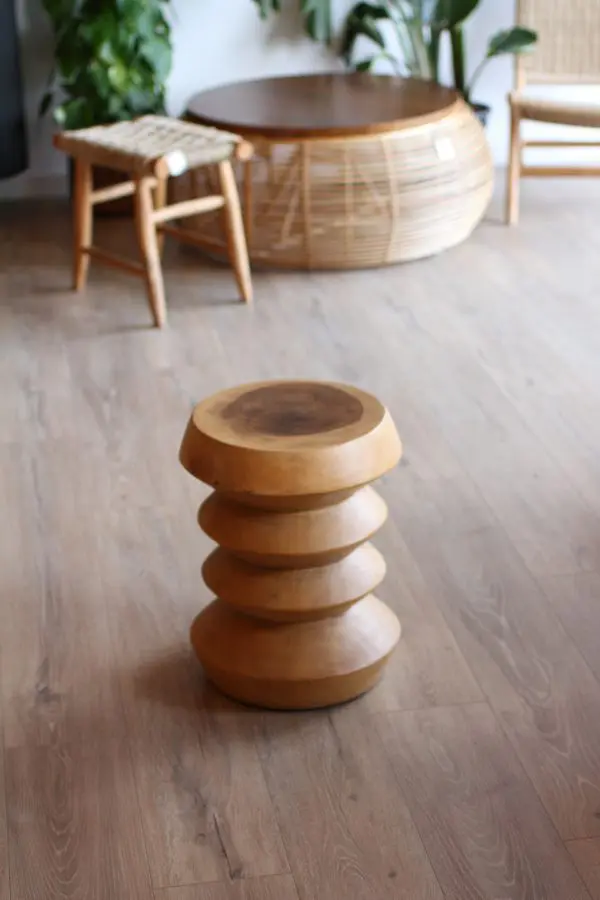 Tabouret vague naturel (2) TABOURET VAGUE EN BOIS DE SUAR NATUREL