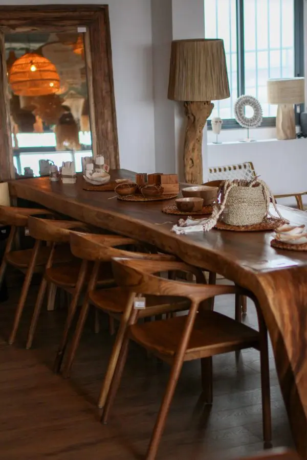 TABLE L SUAR 320