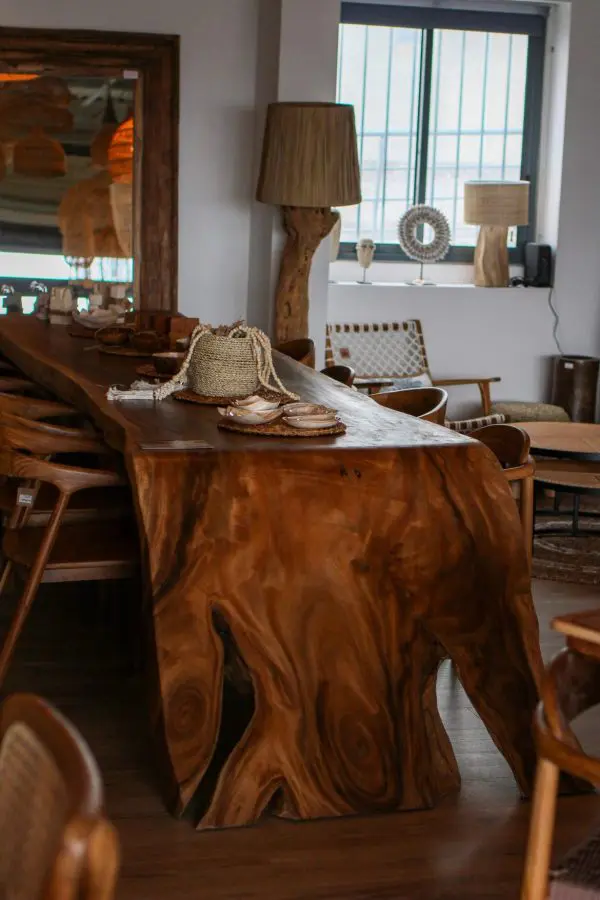 TABLE L SUAR 320